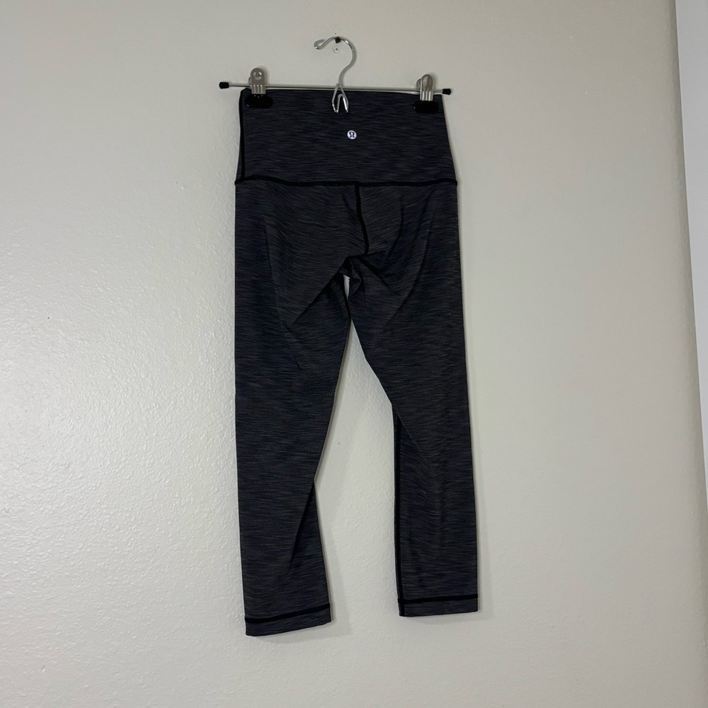 Lululemon Women Heather Gray Wunder Under High Rise Crop Leggings - Picture 11 of 11